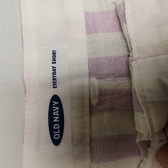 Old Navy, Mid-Rise, Everyday Linen-Blend Short, 4.5" inseam, 10 - Picture 2 of 4